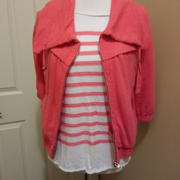 Loft Lounge jacket size small t-shirt not included - Picture 3 of 3